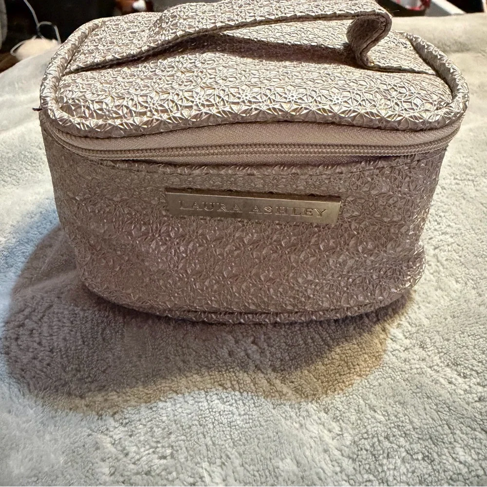 Laura Ashley Metallic Floral Jewelry‎ Bag Travel Case Organizer Zip